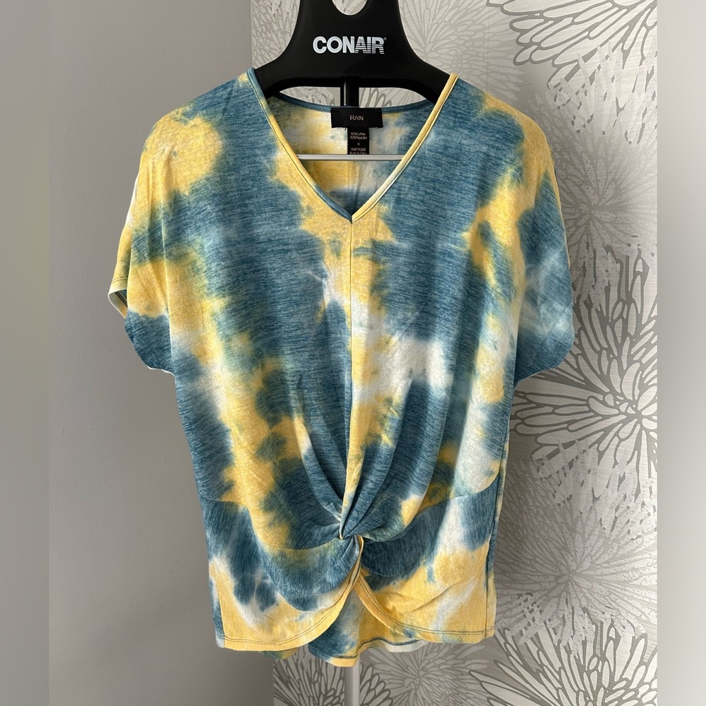 Cute tie died shirt Size Medium
